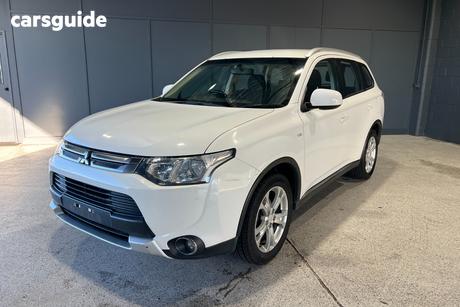 White 2014 Mitsubishi Outlander Wagon Es (4X2)