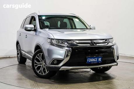 Silver 2016 Mitsubishi Outlander Wagon Ls (4X4)
