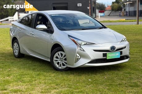 Silver 2018 Toyota Prius Hatchback Hybrid