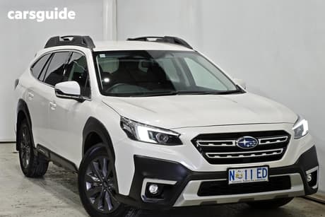 White 2024 Subaru Outback Wagon Awd