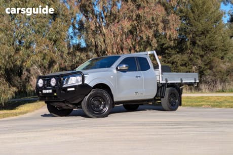 Silver 2015 Nissan Navara King Cab Chassis Rx (4X4)