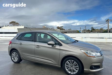 Gold 2015 Citroen C4 Hatchback Seduction