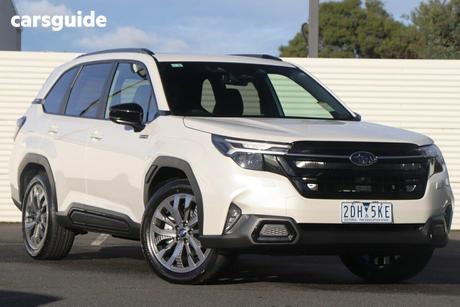 White 2026 Subaru Forester Wagon Hybrid Touring (Awd)