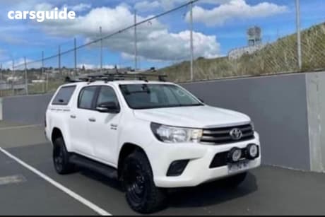 White 2016 Toyota Hilux Dual Cab Utility Sr (4X4)