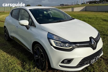 White 2019 Renault Clio Hatchback Intens