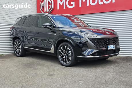 Black 2025 MG Qs Wagon Essence