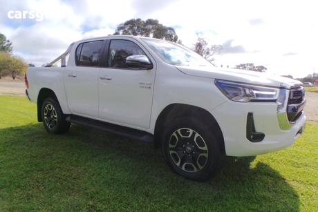White 2023 Toyota Hilux Ute Tray SR5 (4X4)