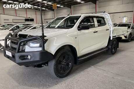 White 2022 Isuzu D-MAX Crew Cab Chassis Sx (4X4)