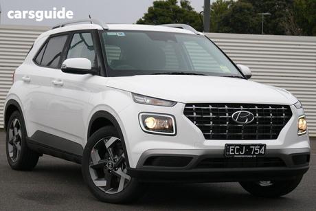 White 2026 Hyundai Venue Wagon Elite (Black) Sunroof