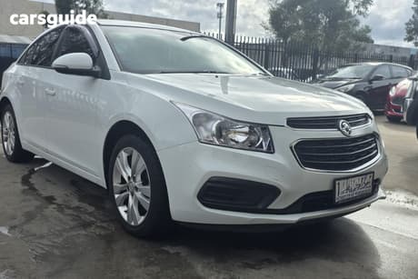 White 2015 Holden Cruze Sedan Equipe