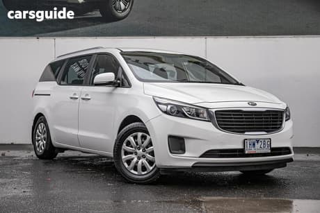 White 2016 Kia Carnival Wagon S