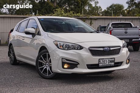 White 2017 Subaru Impreza Hatchback 2.0L (Awd)