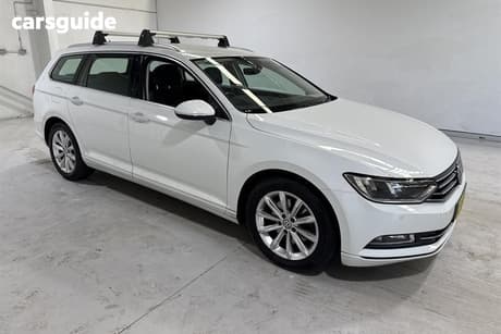 White 2017 Volkswagen Passat Wagon 132 Tsi Comfortline