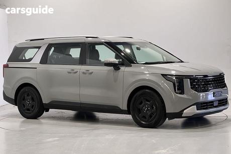 Silver 2024 Kia Carnival Wagon S