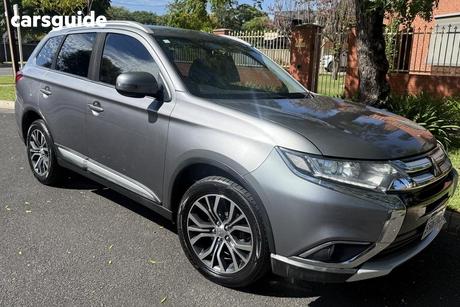 Green 2015 Mitsubishi Outlander Wagon Ls (4X4)