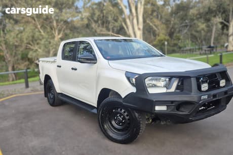 White 2021 Toyota Hilux Double Cab Pick Up Sr (4X4)