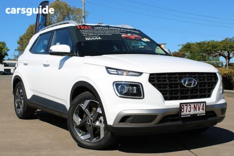 White 2025 Hyundai Venue Wagon Active