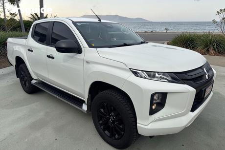 White 2022 Mitsubishi Triton Double Cab Pick Up Glx-R (4X4)