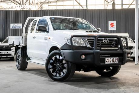 White 2011 Toyota Hilux X Cab Pickup Sr5 (4X4)