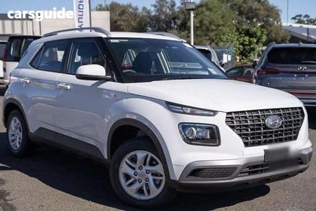 White 2025 Hyundai Venue Wagon Active
