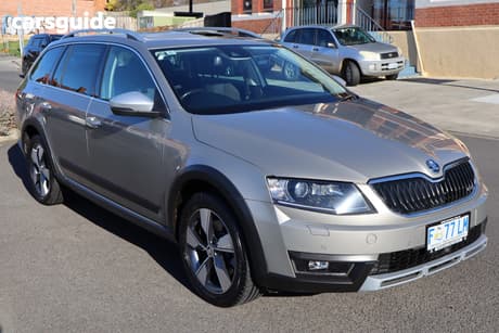 Bronze 2016 Skoda Octavia Wagon Scout 132 Tsi Premium (4X4)