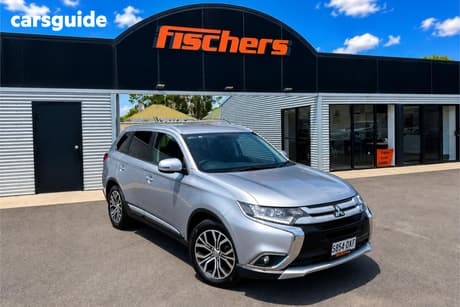 Silver 2015 Mitsubishi Outlander Wagon Ls (4X4)