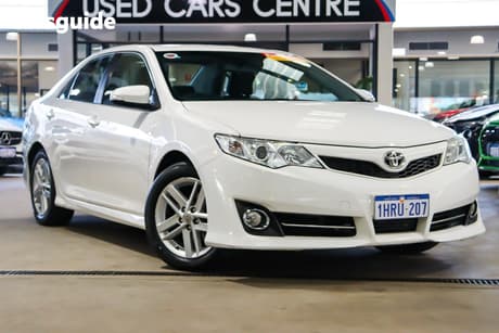 White 2013 Toyota Camry Sedan Atara S