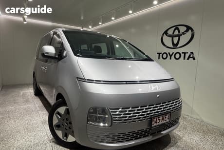 Silver 2024 Hyundai Staria Wagon