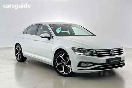 White 2022 Volkswagen Passat Sedan 140Tsi Business