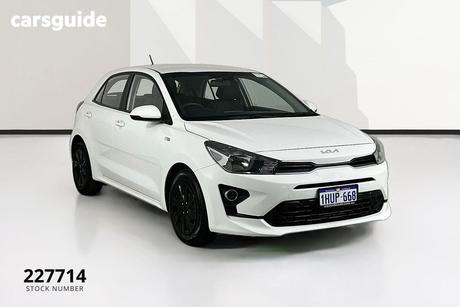 White 2023 Kia RIO Hatchback S