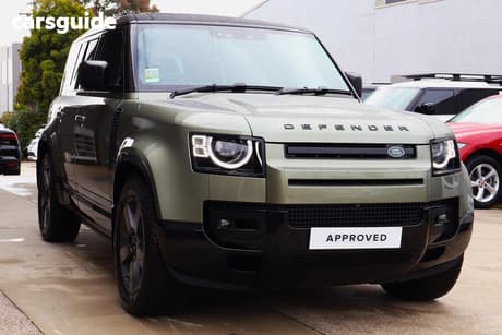 Green 2025 Land Rover Defender Wagon 110 D350 X-Dynamic Hse (257Kw)
