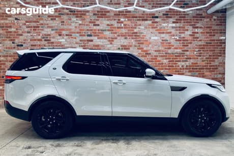 White 2017 Land Rover Discovery Wagon Sd4 Se