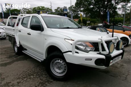 White 2017 Mitsubishi Triton Dual Cab Chassis Glx (4X4)
