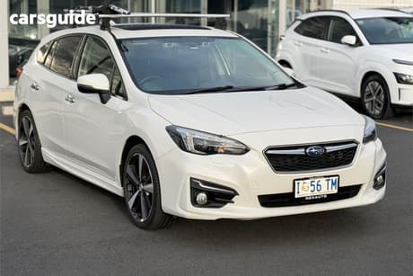 White 2017 Subaru Impreza Hatchback 2.0S (Awd)