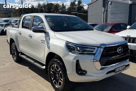 White 2022 Toyota Hilux Double Cab Pick Up Sr5 (4X4)