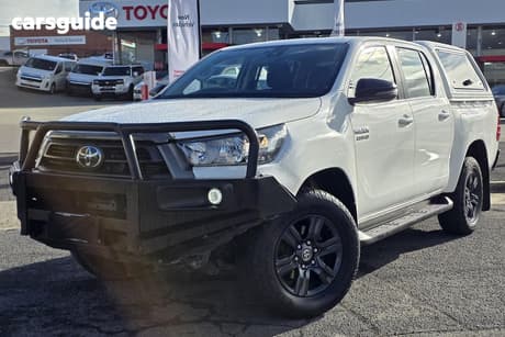 White 2023 Toyota Hilux Double Cab Pick Up Sr (4X4)