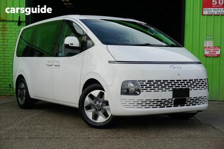 White 2022 Hyundai Staria Wagon