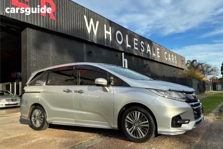Grey 2018 Honda Odyssey Wagon Vti-L