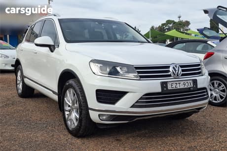 White 2015 Volkswagen Touareg Wagon 150 Tdi