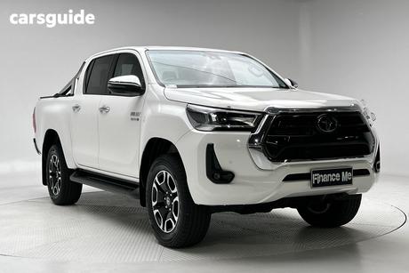 White 2022 Toyota Hilux Double Cab Pick Up Sr5 (4X4)
