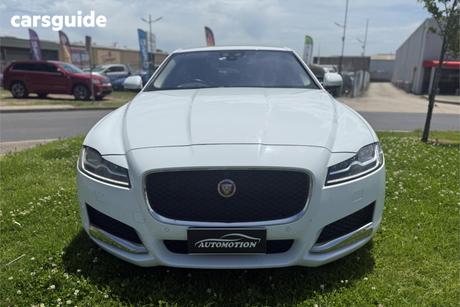 White 2018 Jaguar XF Sedan 25T (184Kw) Portfolio