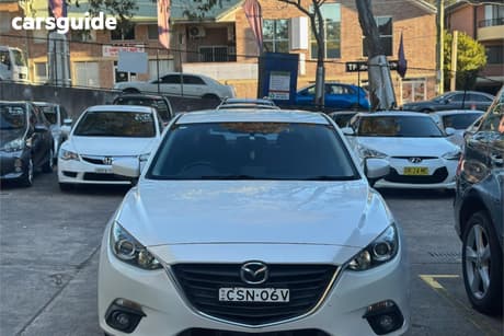 White 2015 Mazda 3 Sedan Sp25