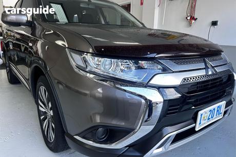 Brown 2019 Mitsubishi Outlander Wagon Es 7 Seat (2Wd)