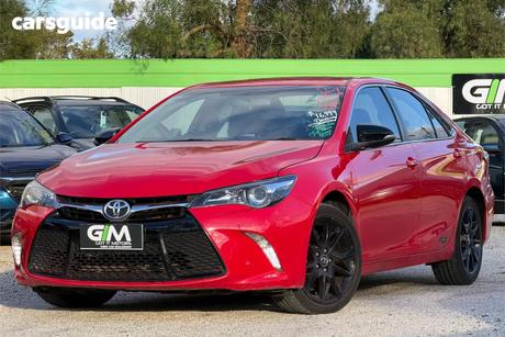 Red 2017 Toyota Camry Sedan Rz S.E.