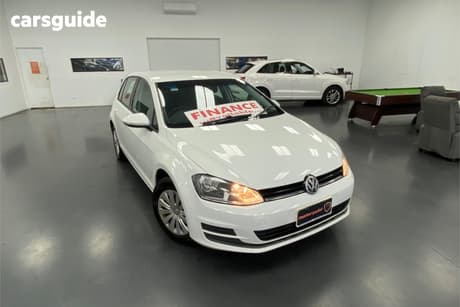 White 2015 Volkswagen Golf Hatchback 92 Tsi