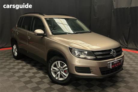 Beige 2011 Volkswagen Tiguan Wagon 103 Tdi