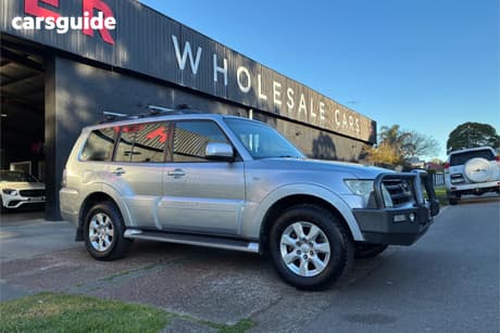 Silver 2013 Mitsubishi Pajero Wagon Glx-R Lwb (4X4)