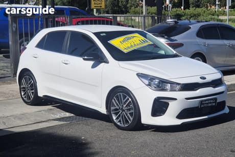 White 2021 Kia RIO Hatchback Gt-Line