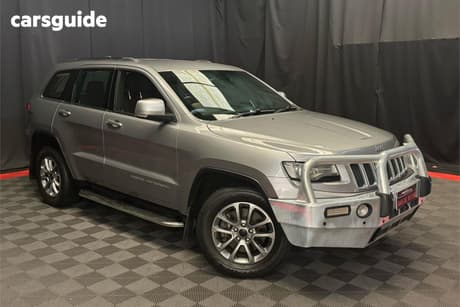 Silver 2013 Jeep Grand Cherokee Wagon Laredo (4X4)