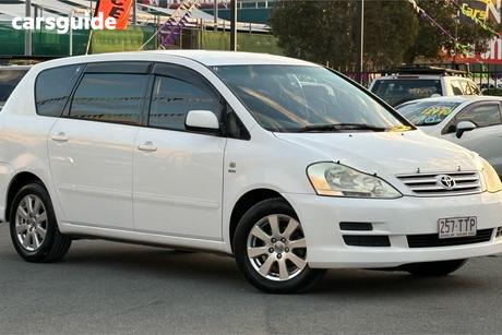 White 2009 Toyota Avensis Wagon Verso Glx